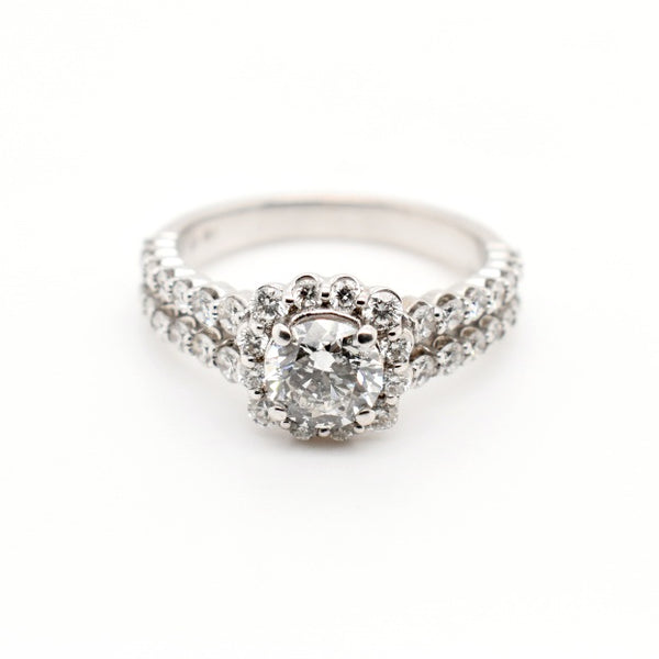 18k White Gold Round Diamond Engagement Ring